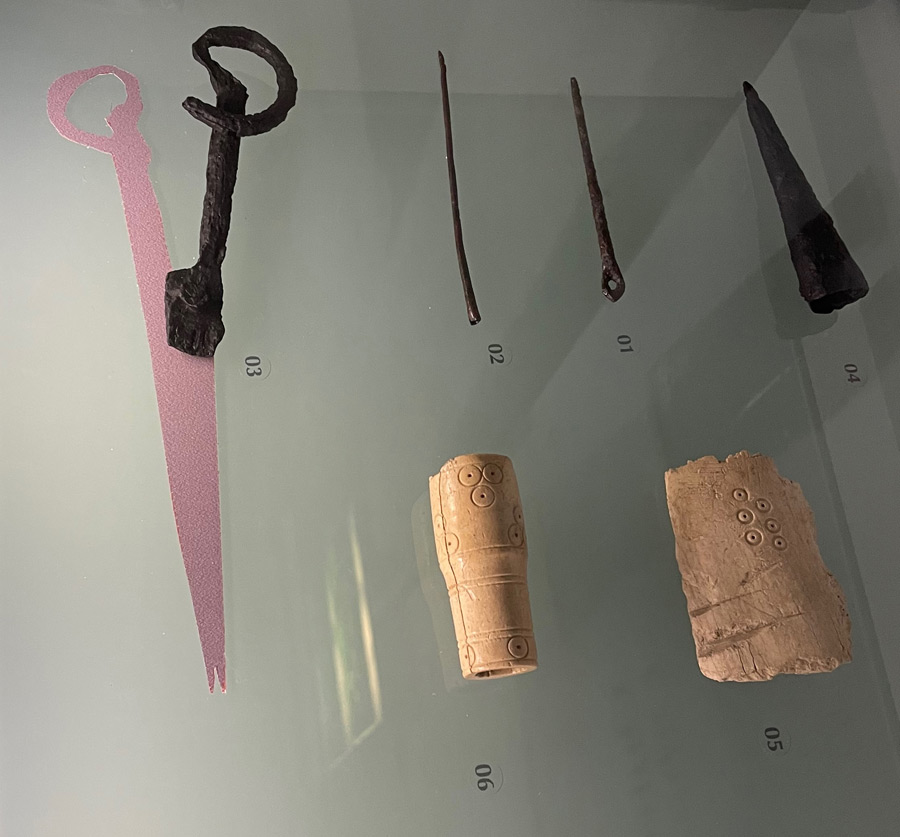 Distaff, Needles & Scissors
