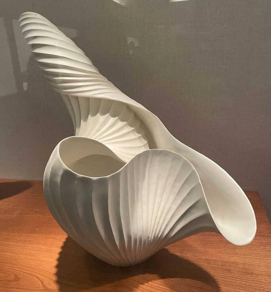 Inaba Chikako, Leaf Vessel, Glazed Stoneware