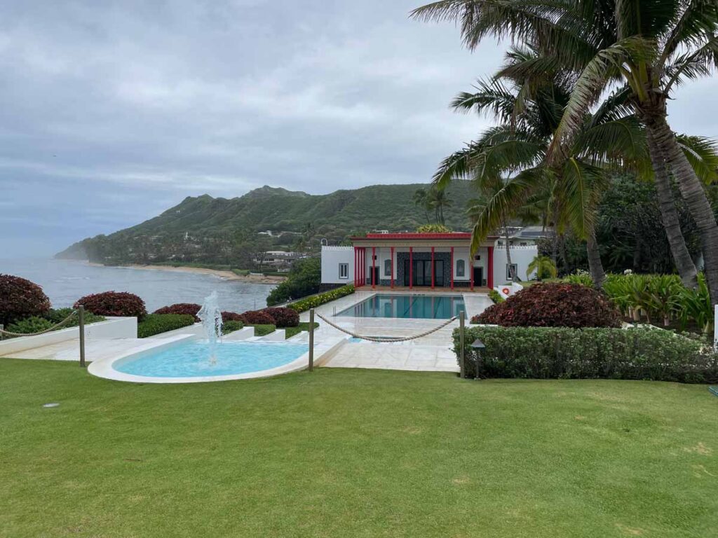 Shangri La lawn
